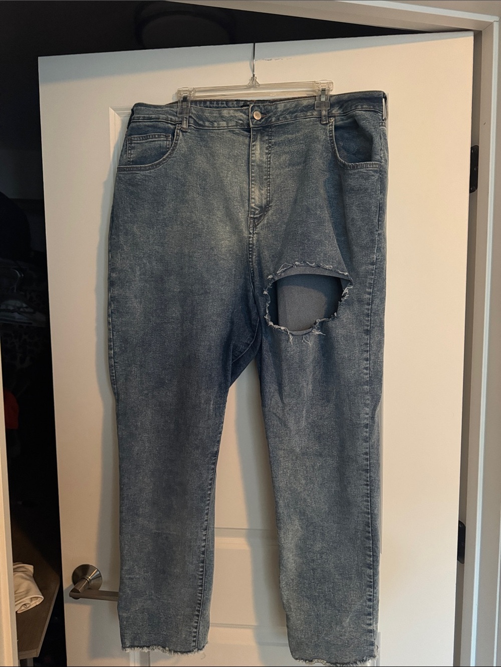 PrettyLittleThing Plus Light Wash Blue Denim Jeans